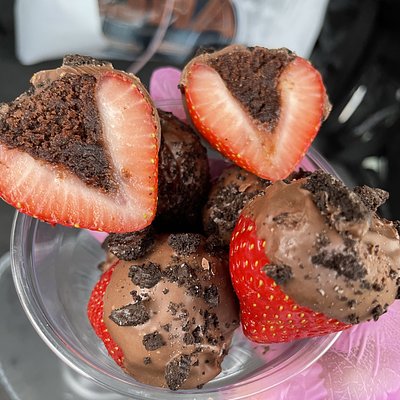8 Strawberry Stuffed Oreo Brownies 