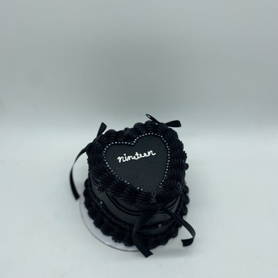 4in. Heart Cake (Feeds 2-5)