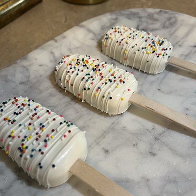 Cakesicles