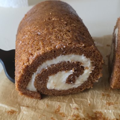 Pumpkin Roll (Whole - 8 Slices)