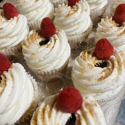 Raspberry Cheesecake Cupcakes 