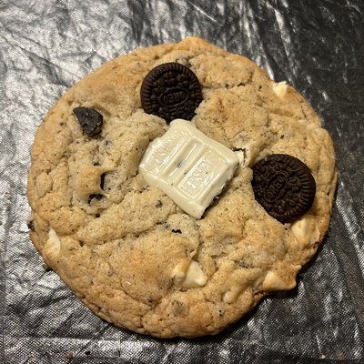 Cookies & Cream Cookie