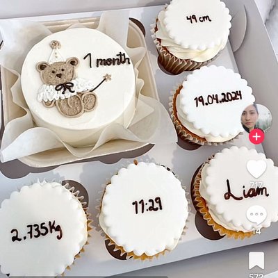 1/2 Dozen Cupcakes (6)