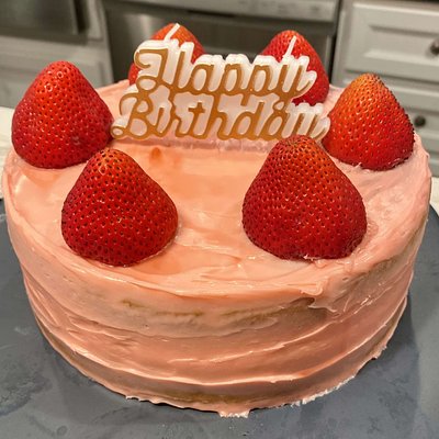Small Cake (2 Tier, 8×8 inches)