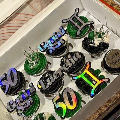 Standard Customized Cupcakes 