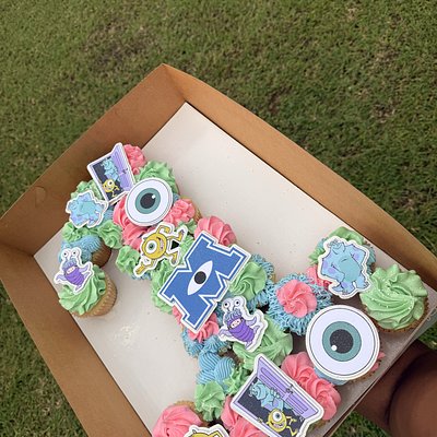 Number Pull Apart Cupcake Cake