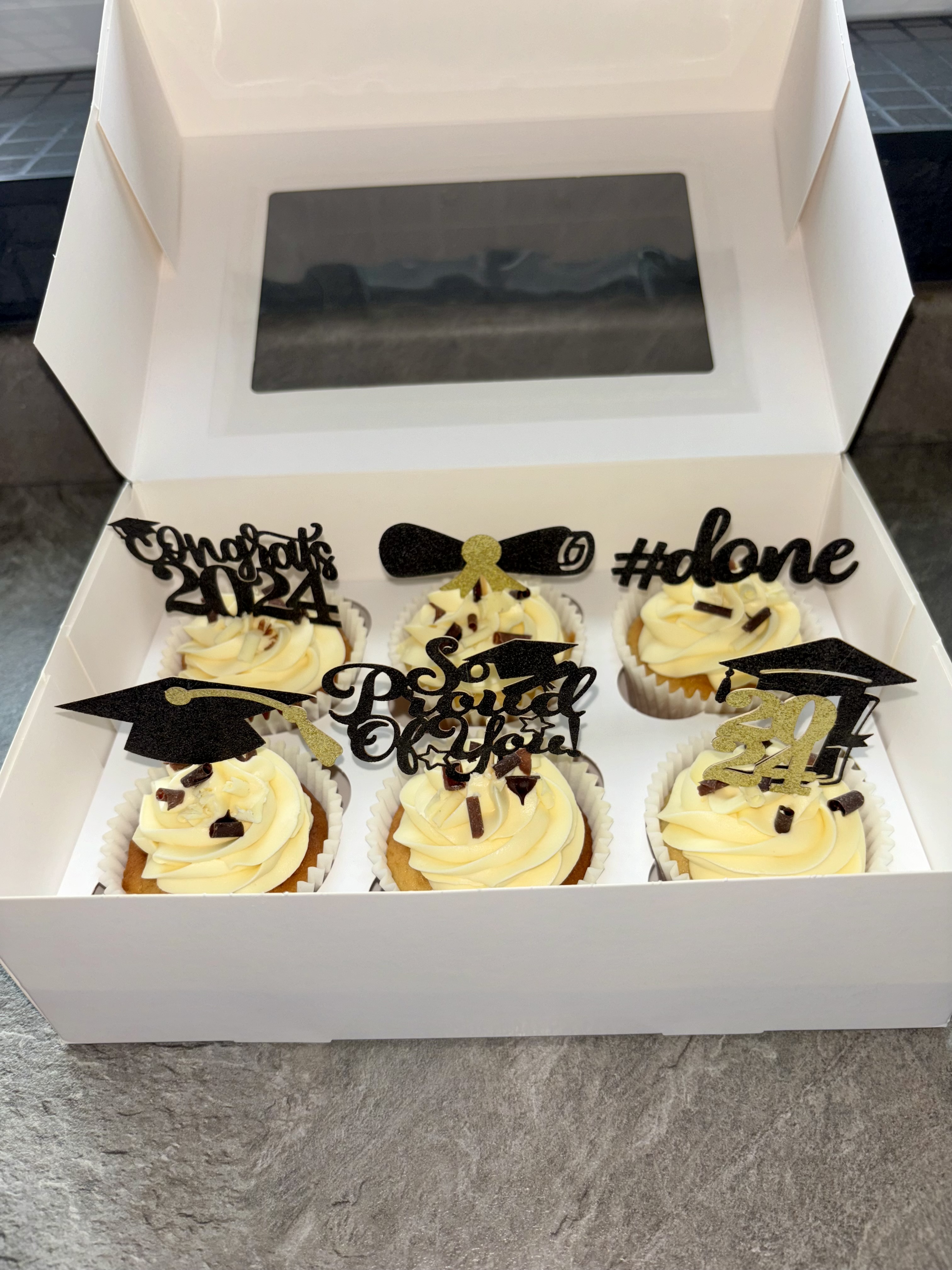 6 x Cupcakes