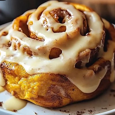 Pumpkin Spiced Cinnamon Rolls (5 Count Pan)