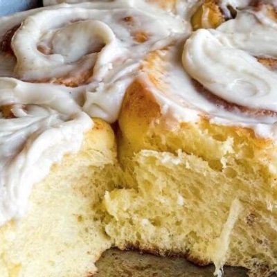 Jumbo Cinnamon Rolls- Maple