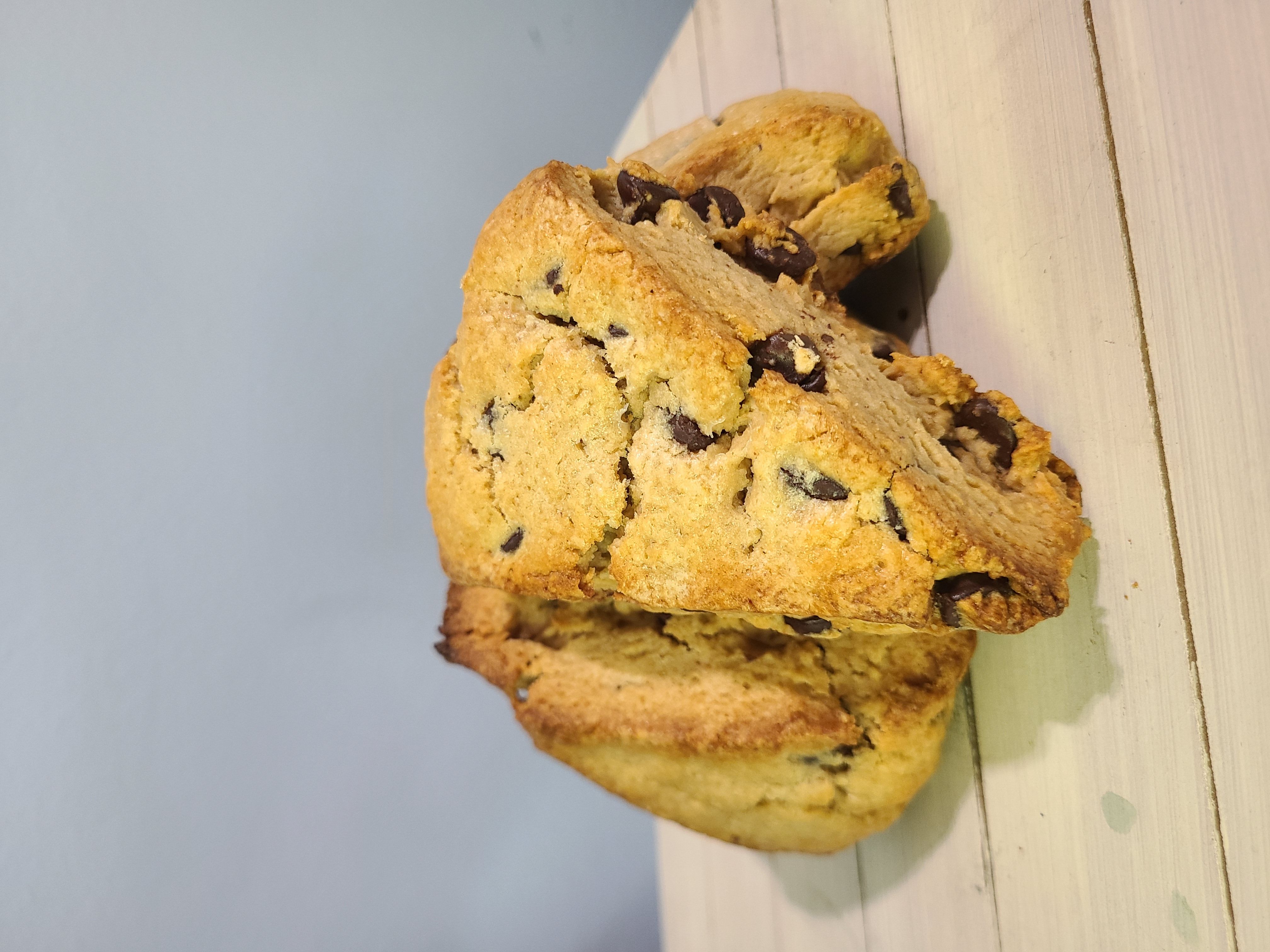 Peanut Butter And Chocolate Chip Scones (4 Pack)