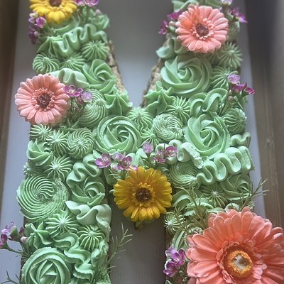 Shaped Cookie Cake