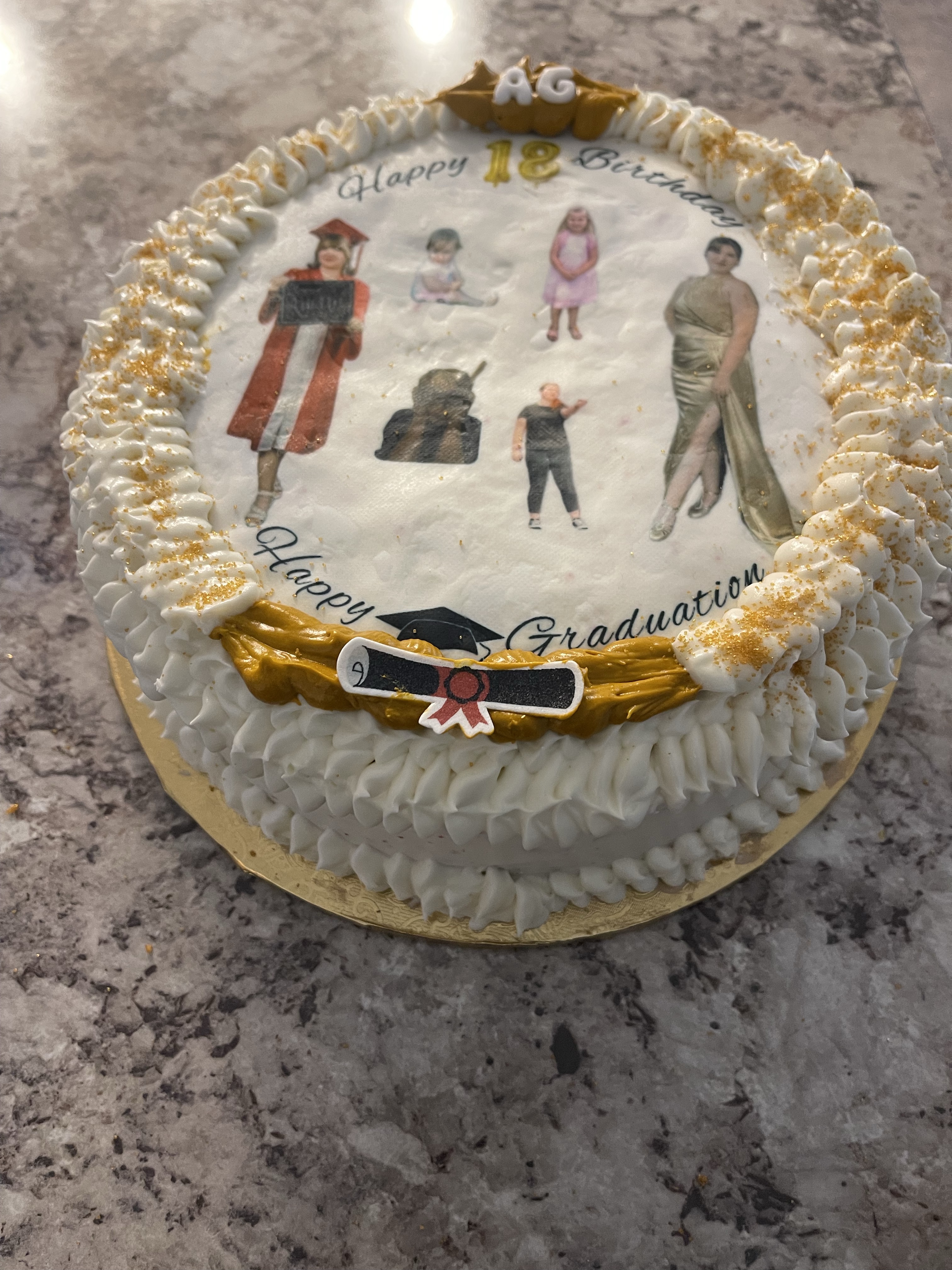  Graduation Image Red Velvet Cake
