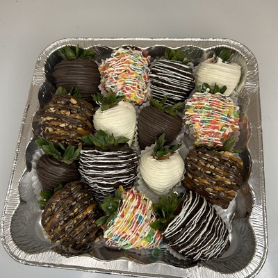 Variety Chocolate Strawberries (12ct)