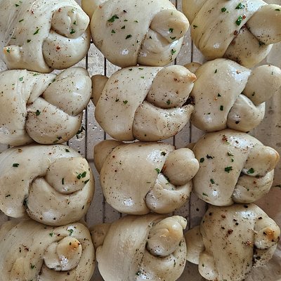 Sourdough Garlic Knots