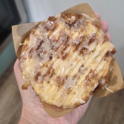 Jumbo Coffee Cake Muffins With Crumble Topping And Vanilla Glaze 