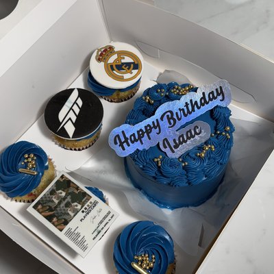 4in Cake & 5 Cupcakes 