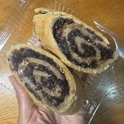 (4) Currant Rolls 