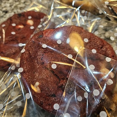 Red- Chocovelvet Cookie