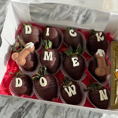 Naughty Boxes 1 Dozen Strawberries 