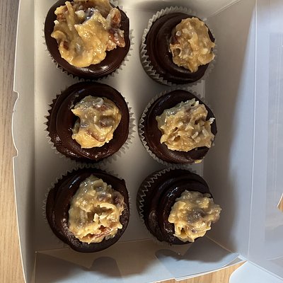 German Chocolate Cupcakes 