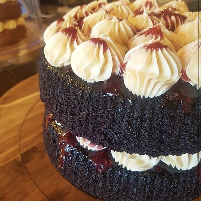2 Layer Chocolate Cakes 8”