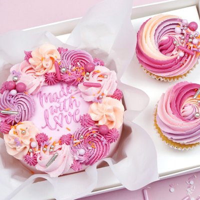 Bento W/ 2 Cupcakes 