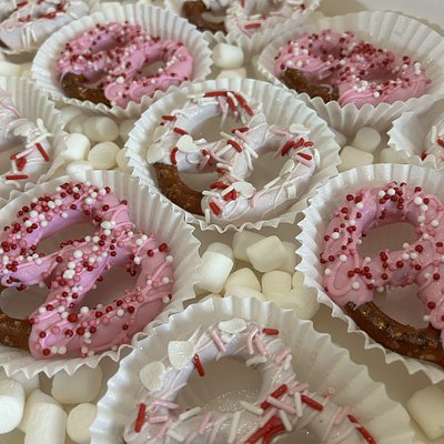 Dipped Jumbo Pretzels 🥨 