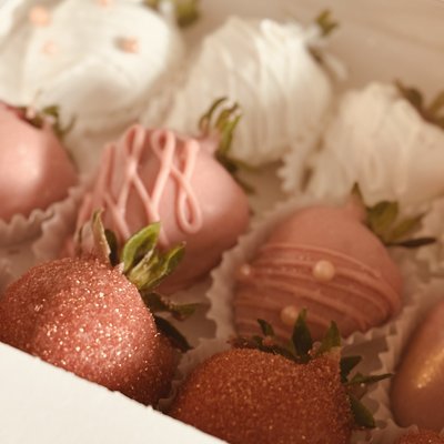 Custom Covered Strawberries/Strawberry Centerpieces