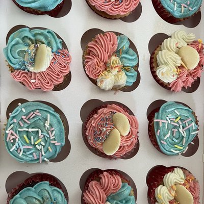 12 Salted Caramel Filled Cupcakes 