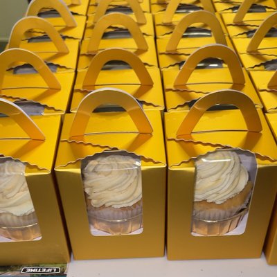 Jumbo Cupcakes 