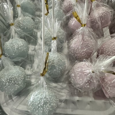 Custom Cake Pops