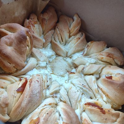 Cheese And Pepperoni Star bread