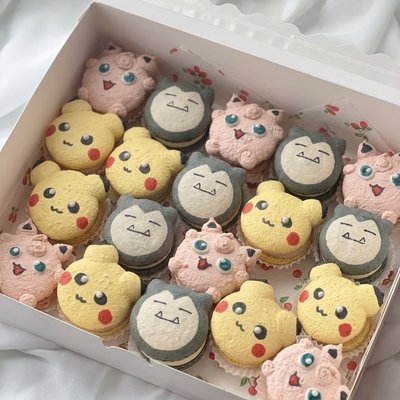 Stocked Character macarons (6pcs)