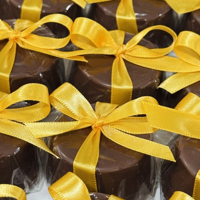Brazilian honey bread - mini size - Coconut, Milk Chocolate  Or Passion Fruit Brigadeiro+ Fita