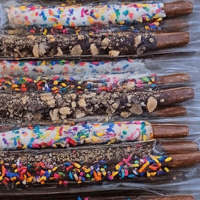 Chocolate Covered Pretzel Rods 