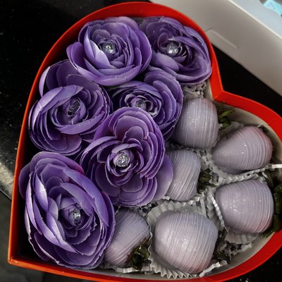 luxury love box w/ flowers 
