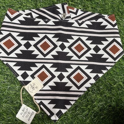 Extra Large Black & White Western