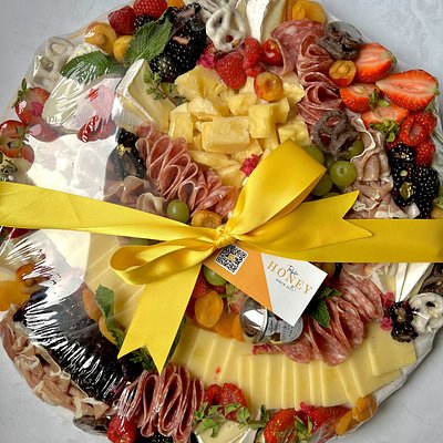 Medium Board (Feeds 5-10)