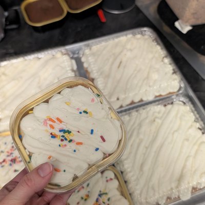 Mini Vanilla Cake/Buttercream Frosting And Sprinkles