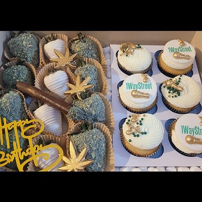 Berries And Cupcakes Box