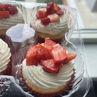 Strawberry Shortcake Cupcakes- 1 Dozen