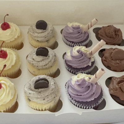 1 Dozen Cupcakes 