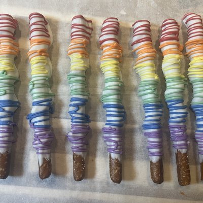 Dipped Pretzels/ Dozen