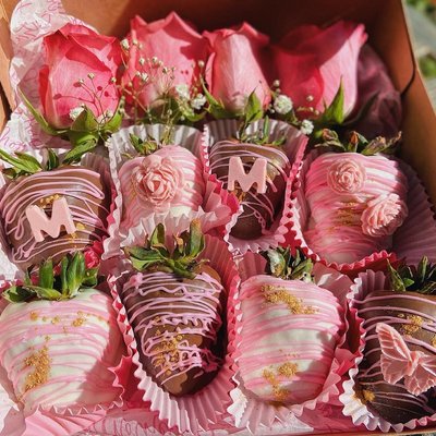 Berries with Roses 🌹 