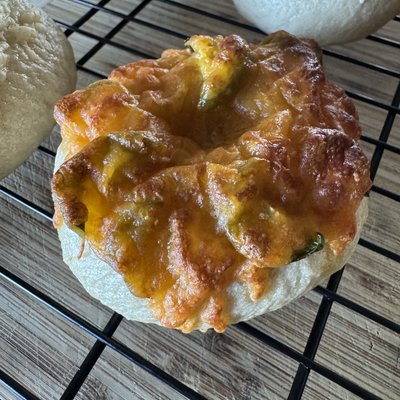 4 Count | Jalapeño Cheddar Bagels