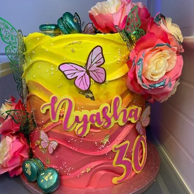 9"×3 Layer Celebration Cake (S.M Buttercream)
