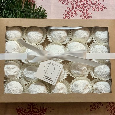 Kourabiethes (20 Piece Gift Box)