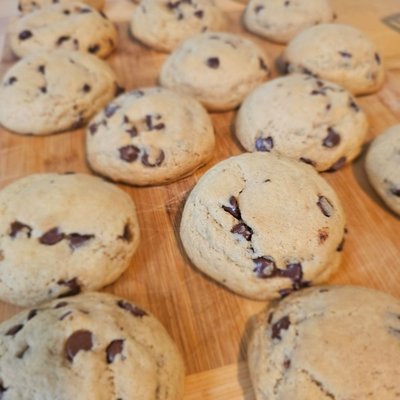 Chocolate Chip Cookies (1 Dozen 3 Oz Cookies)