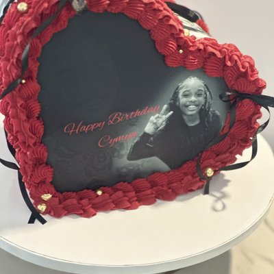 Front Facing Heart Shape Cake 