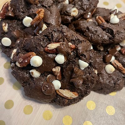 Triple Chocolate& Pecan 